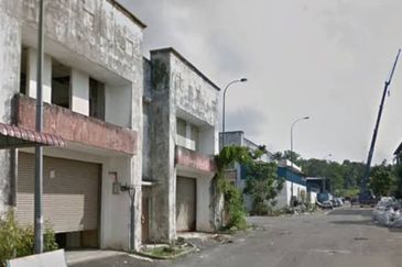 1.5 Storey Factory @ Taman Perindustrian Tiram, Ulu Tiram, Johor.