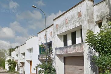 1.5 Storey Factory @ Taman Perindustrian Tiram, Ulu Tiram, Johor.