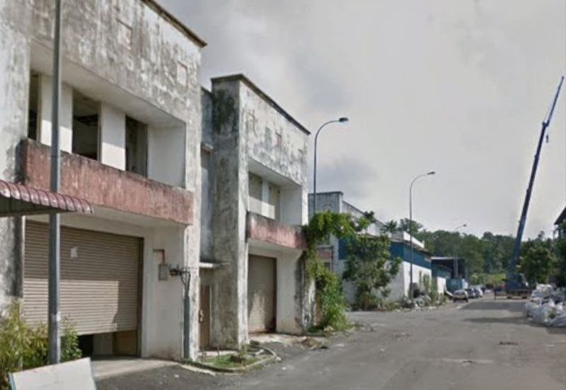 1.5 Storey Factory @ Taman Perindustrian Tiram, Ulu Tiram, Johor.