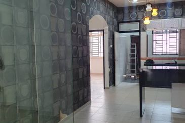 1 Storey House @ Taman Maluri, Ulu Tiram, Johor.