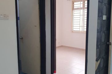 1 Storey House @ Taman Maluri, Ulu Tiram, Johor.