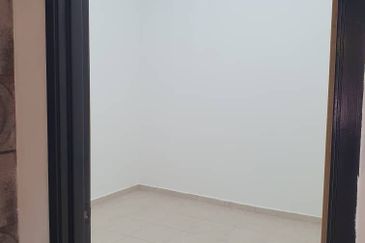 1 Storey House @ Taman Maluri, Ulu Tiram, Johor.