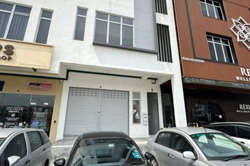 3 Storey Shop/Office @ Austin Crest, Taman JP Perdana, J.B