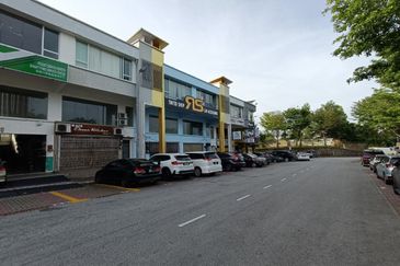 2 Storey Shop With Mezzanine @ Pusat Perdagangan Kebun Teh, Johor Bahru.