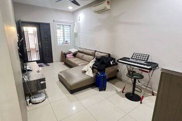 1 Storey House @ Taman Bunga Teratai, Pekan Nanas, Johor.