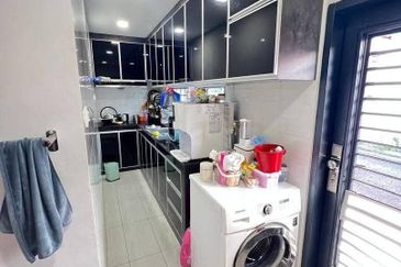 1 Storey House @ Taman Bunga Teratai, Pekan Nanas, Johor.