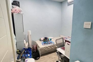 1 Storey House @ Taman Bunga Teratai, Pekan Nanas, Johor.