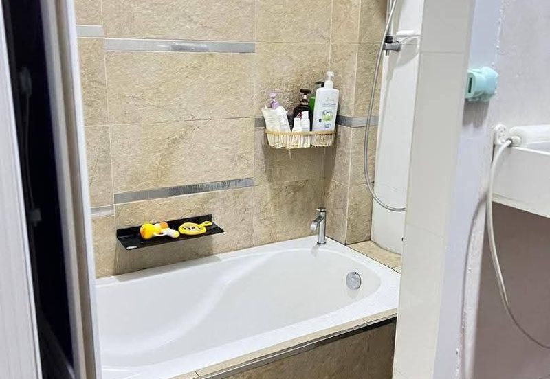 1 Storey House @ Taman Bunga Teratai, Pekan Nanas, Johor.