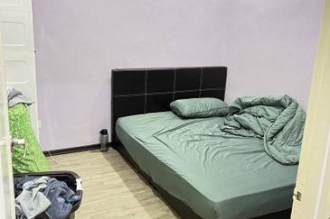 1 Storey House @ Taman Bunga Teratai, Pekan Nanas, Johor.