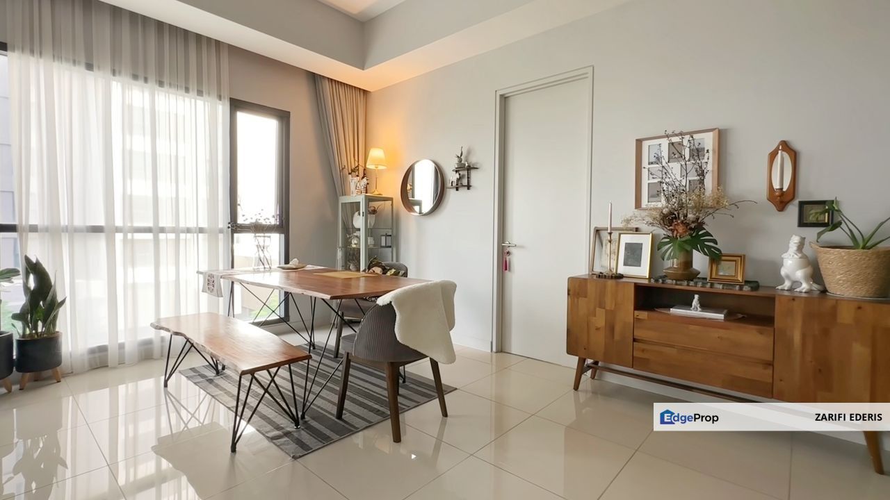 FULLY FURNISHED Service Residence Within Mall & MRT Station Surian Dianthus Tropicana Gardens Petaling Jaya For Sale, Selangor, Tropicana