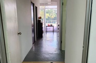 Ostia Bangi Business Avenue