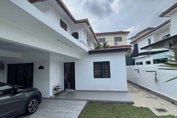 Jalan Suasana, Bandar Tun Hussein Onn