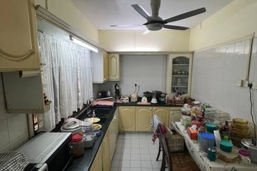 Jalan Suasana, Bandar Tun Hussein Onn