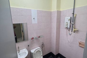 Jalan Suasana, Bandar Tun Hussein Onn