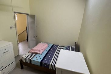 Jalan Suasana, Bandar Tun Hussein Onn