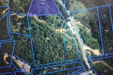 Near to Main Road 5 Minutes From Gemencheh Town FREEHOLD Agricultural Land For Sale