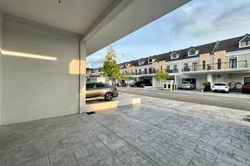 Monet Springtime @ Sunsuria City