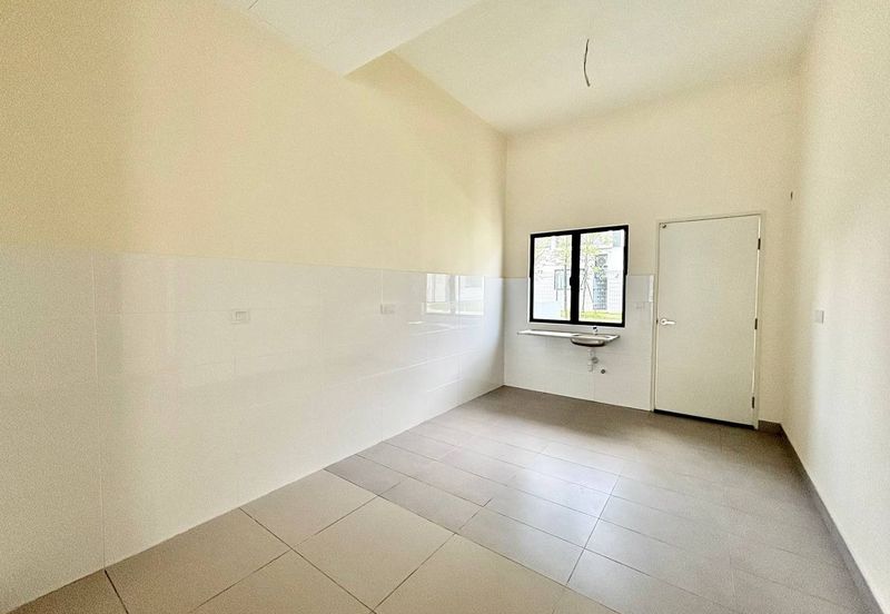 Monet Springtime @ Sunsuria City