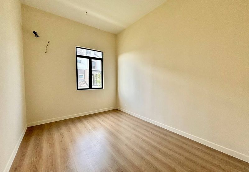 Monet Springtime @ Sunsuria City