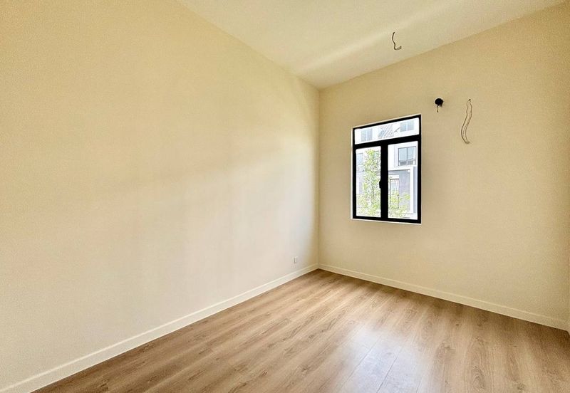 Monet Springtime @ Sunsuria City