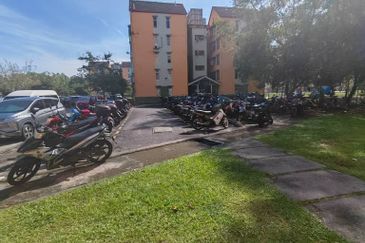 Seroja Apartment (Putra Perdana)