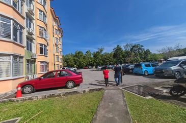 Seroja Apartment (Putra Perdana)