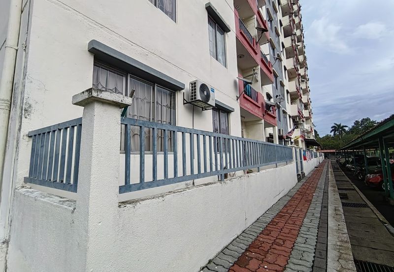 Vista Pinggiran, Taman Pinggiran Putra