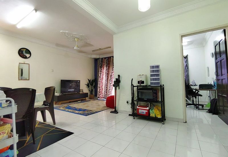 Vista Pinggiran, Taman Pinggiran Putra