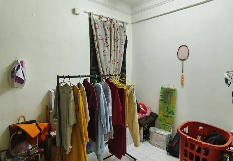 Vista Pinggiran, Taman Pinggiran Putra