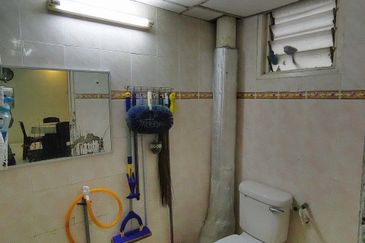 Vista Pinggiran, Taman Pinggiran Putra