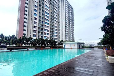 PR1MA Lakefront Homes