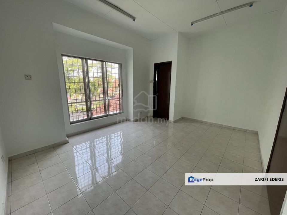 New Refurbished ‼️ Facing Playground 2 Storey Terrace PEAK 208 Taman Kajang Utama For Sale, Selangor, Kajang