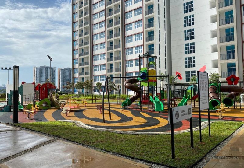 PR1MA Lakefront Homes