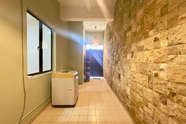 Tropika 2 Bukit Jelutong