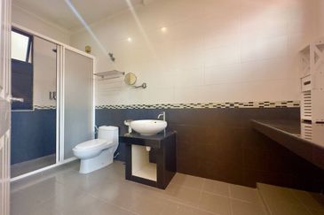 Tropika 2 Bukit Jelutong