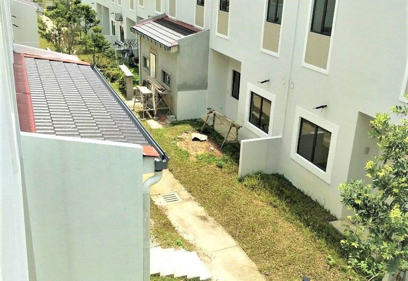 Monet Lily @ Sunsuria City