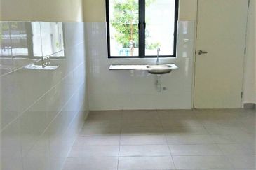 Monet Lily @ Sunsuria City