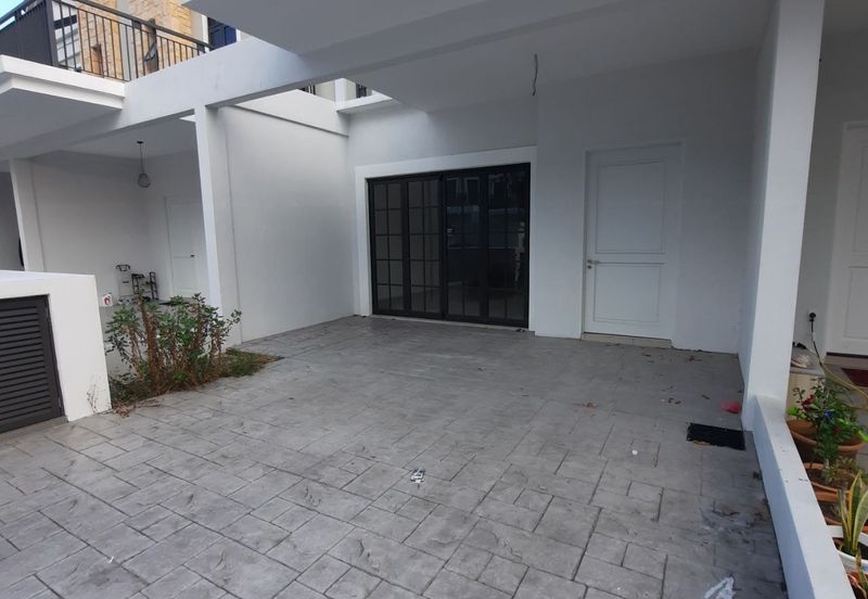 Monet Lily @ Sunsuria City