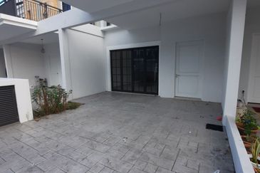 Monet Lily @ Sunsuria City