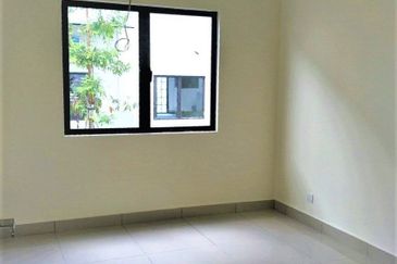 Monet Lily @ Sunsuria City