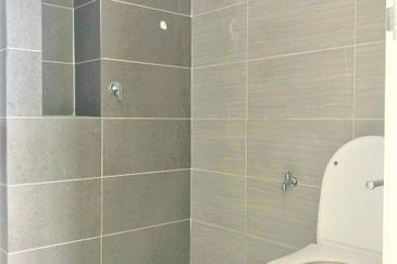 Monet Lily @ Sunsuria City