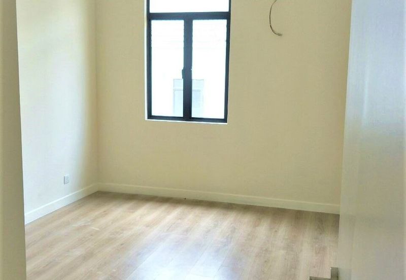 Monet Lily @ Sunsuria City