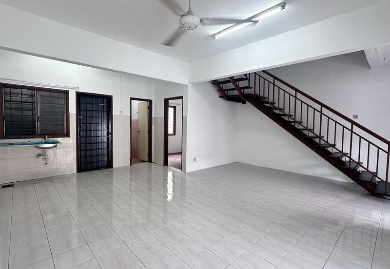 Jln SP 2/16 @ Bandar Saujana Putra