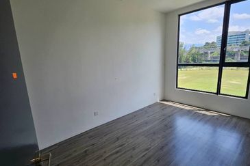 Henna Residence @ The Quartz