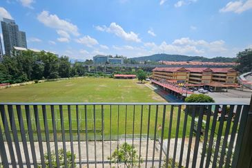 Henna Residence @ The Quartz