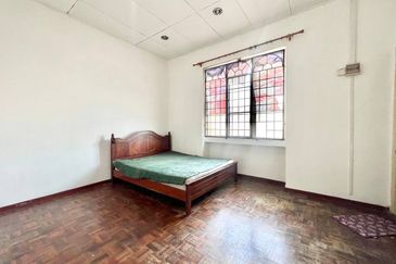 Seksyen 2 Bandar Bukit Mahkota