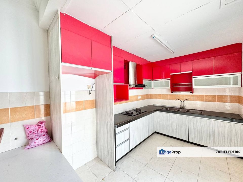 FREEHOLD Kitchen Extended 2 Storey Terrace House at Taman Putra Prima Puchong For Sale, Selangor, Puchong