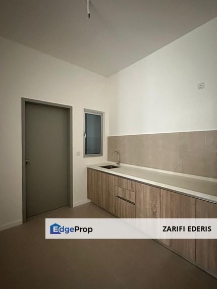 3 Bedrooms 1034 sqft Almost Fully Furnished Lakefront Residence Cyberjaya FOR RENT, Selangor, Cyberjaya