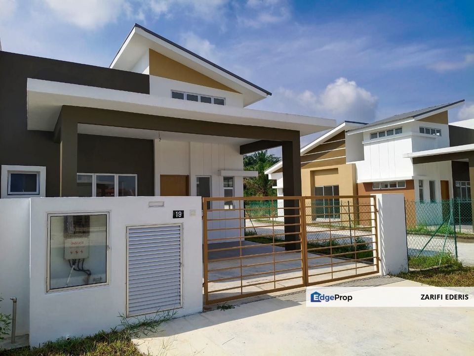 END LOT with Extra Land Single Storey Terrace Taman Wira Permai Tg Agas Seksyen 30 Shah Alam For Sale, Selangor, Shah Alam