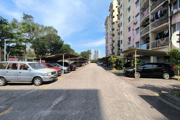 Apartment Desa Peransang